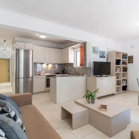 Ferienhaus Oasis In The Heart Of Rhodes, Next To Old Town, Near Beaches - Haven Rhodes City